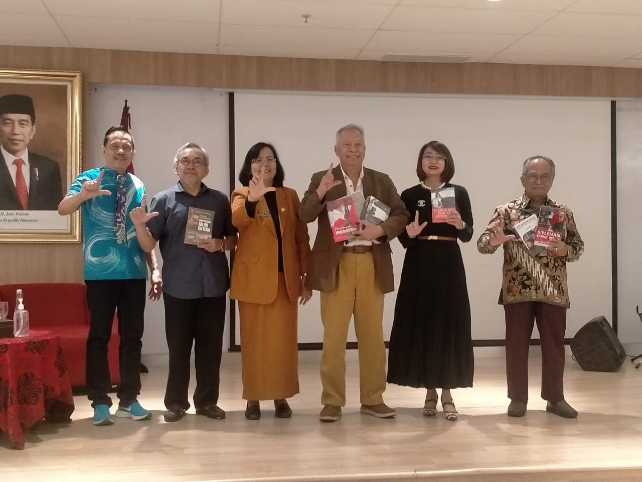 CH Institute Gelar Literasi Akhir Pekan, Chappy Hakim Sebut Menulis Buku Memiliki Kenikmatan Tersendiri