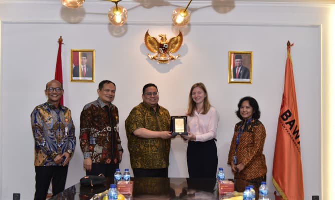 Tangkal Hoaks dan Ujaran Kebencian di Pemilu 2024, UNESCO ajak Bawaslu Bergabung dalam ‘Social Media 4 Peace’