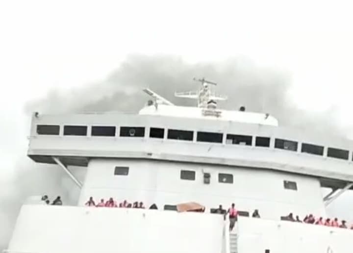 Ratusan Kendaraan Ikut Tenggelam Bersama KM Mutiara Timur I di Selat Lombok
