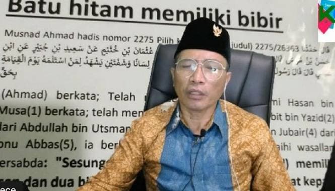 Tim Bareskrim Polri Tangkap YouTuber Penista Agama Muhammad Kace di Bali