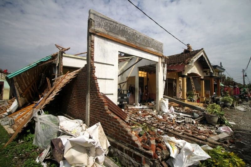 Lebih dari Seratus Rumah Rusak Akibat Angin Kencang di Sidoarjo