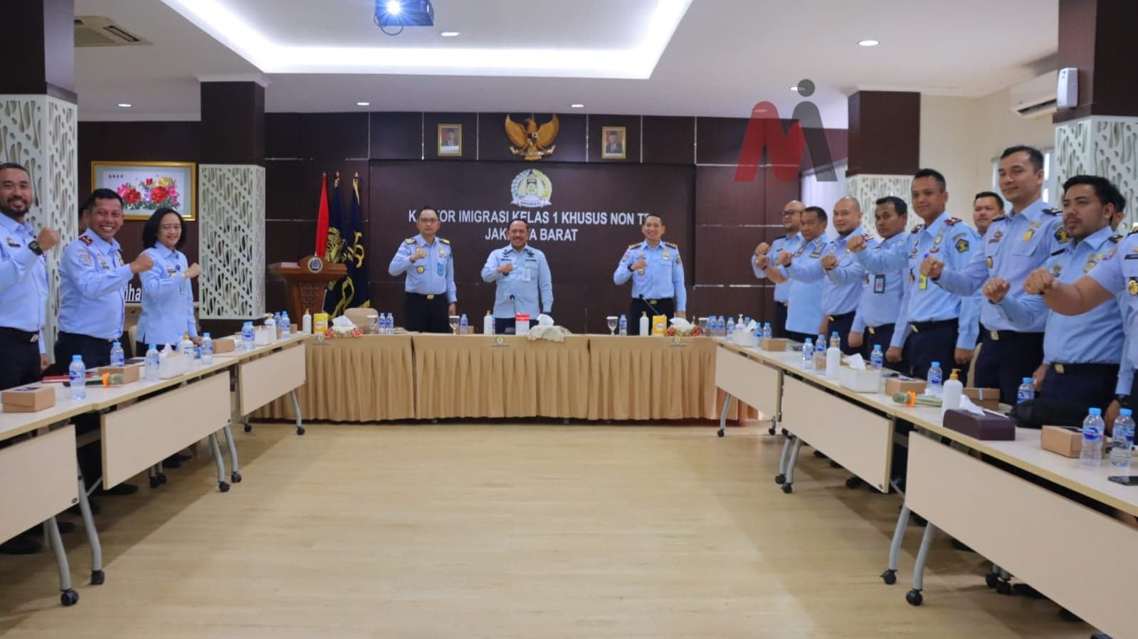 Sambut Bulan Ramadhan, Imigrasi Jakarta Barat Gelar Layanan Paspor Simpatik untuk Calon Jamaah Haji