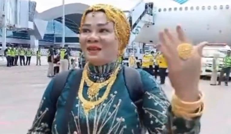 Jemaah Haji Pemborong Emas di Tanah Suci Diperiksa Bea Cukai