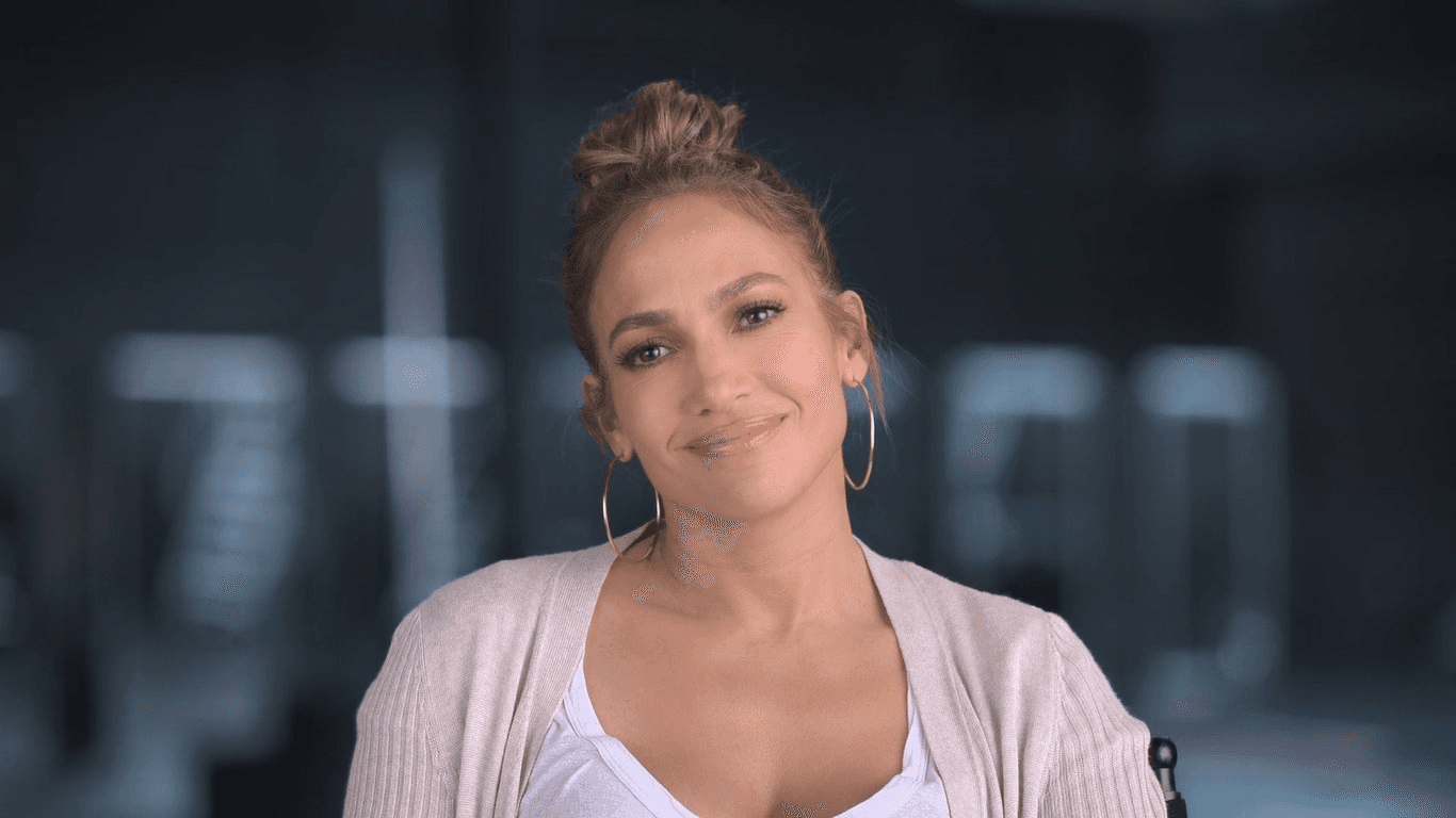 Jennifer Lopez di-Bully dengan Gaun Versace Hijaunya yang Ikonik