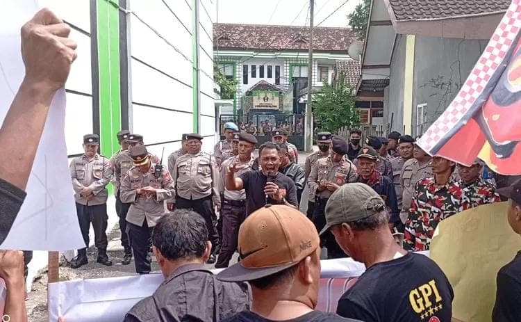 Ormas GPI Gelar Aksi Unjuk Rasa, Tuntut Mundur dan Cabut SK Kadindik