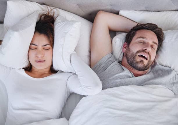 Studi: Orang yang Tidur Mendengkur 91% Lebih Mungkin Terkena Stroke Dibandingkan dengan yang Tidak