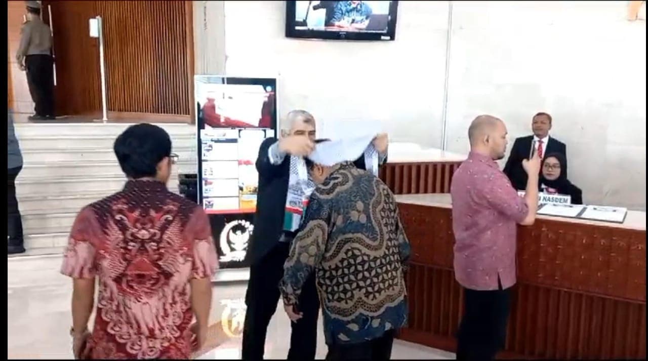 Gelar Rapat Paripurna DPR, 154 Anggota Pakai Syal Palestina