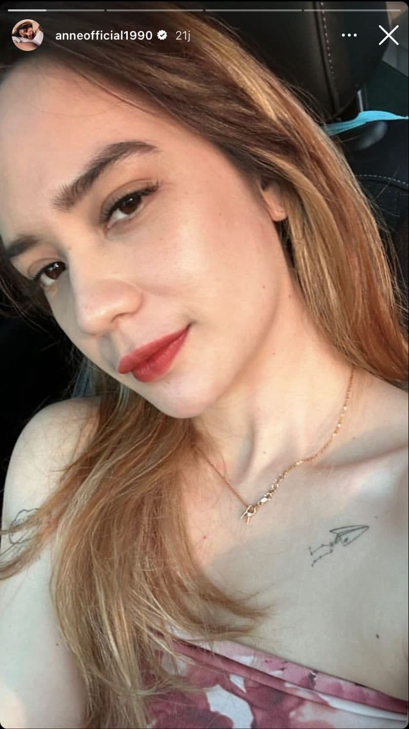 Putri Anne Pamer Tato Baru di Dada