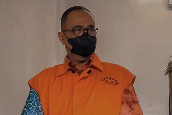 Bukan Main Licinnya Kejahatan Kerah Putih Itu