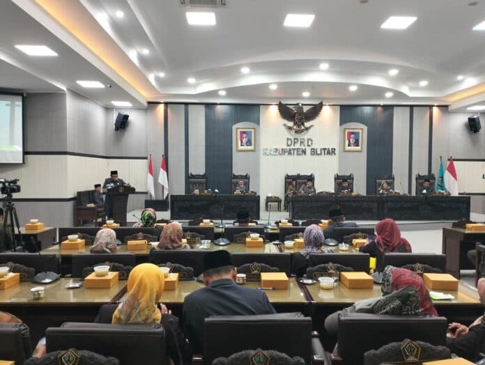 Rapat Paripurna DPRD Kabupaten Blitar Tentang Penyampaian PU Fraksi Terhadap LKPJ Bupati Tahun 2022