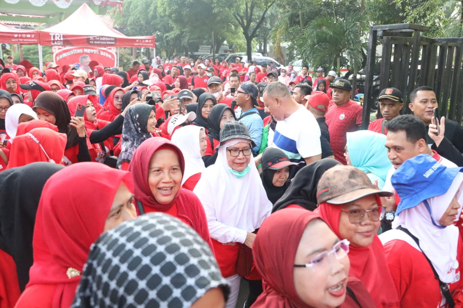 KORMI Kota Bekasi Ajak Masyarakat Jaga Kesehatan dan Kebugaran Tubuh dengan Jalan Santai