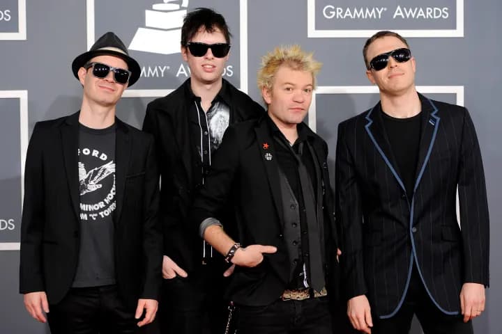 Band Rock Sum 41 Umumkan Bubar Usai 27 Tahun Bersama