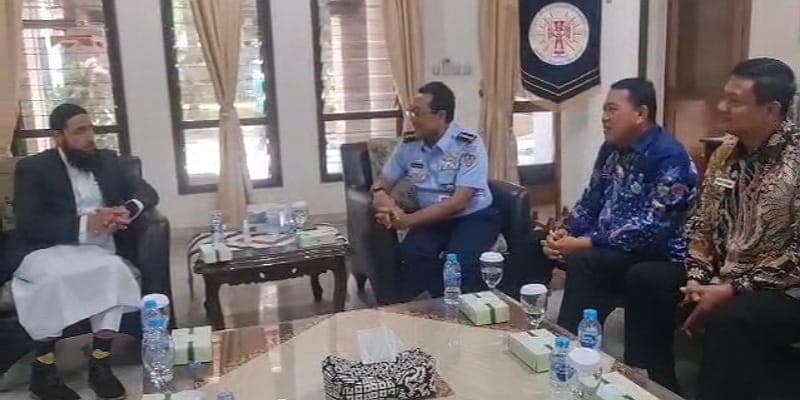 Uskup Militer Indonesia Terima Kunjungan Imam Asim Hafiz