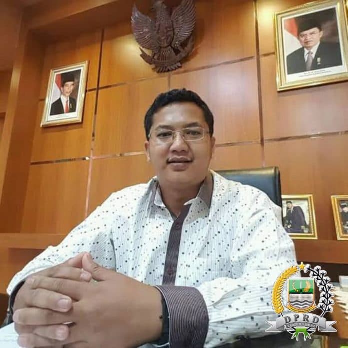 Ketua Komisi II DPRD Kabupaten Bekasi Sunandar Mendukung Acara Koperasi Makin Berani Awards Tahun 2022 yang diberikan Pj Bupati Bekasi Dani Ramdan