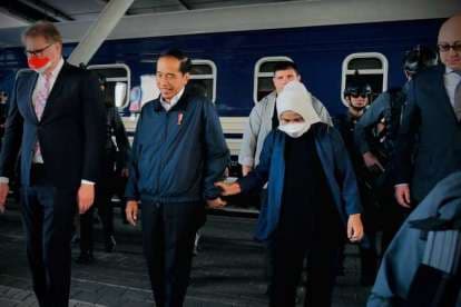 Presiden Jokowi Bersama Rombongan Terbatas Tiba di Kyiv, Ukraina