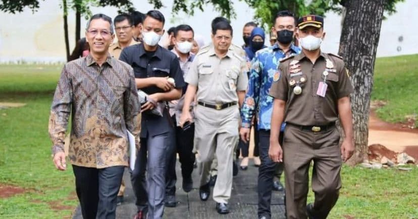 Gebrakan Heru Budi Normalisasi Sungai yang Mandek di Era Anies