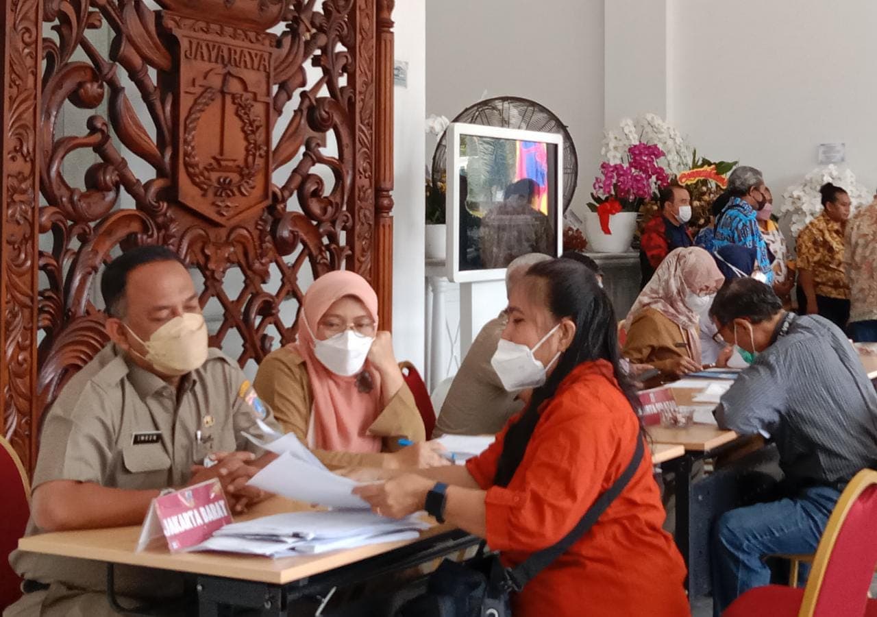 Praktik Calo Ilegal Bergentayangan di Kelurahan Kota Bambu Utara Jakarta Barat