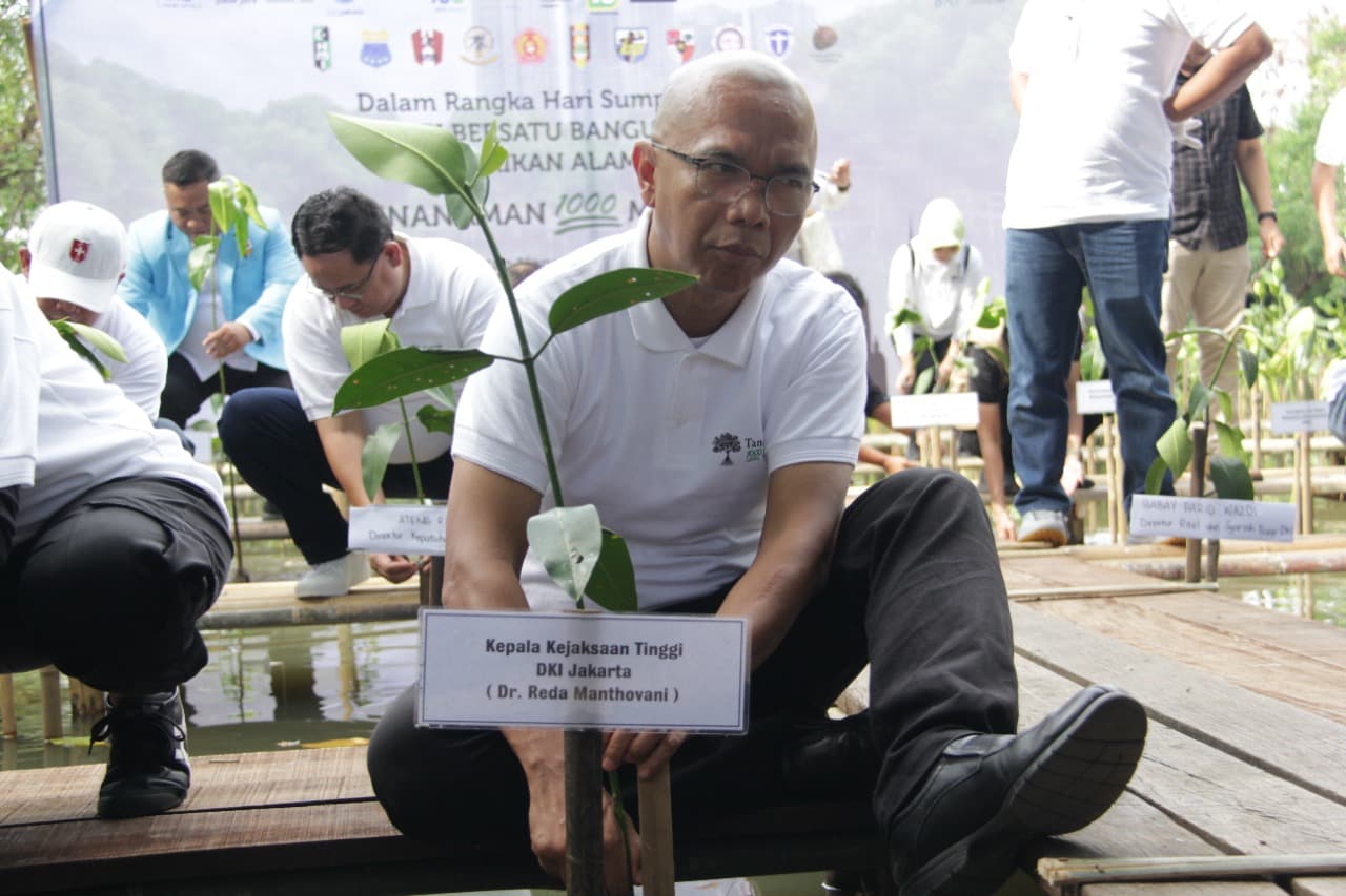 Peringati Hari Sumpah Pemuda, Kajati DKI Jakarta di Hutan Mangrove Ingatkan Pemuda Tak Tergerus Budaya Asing