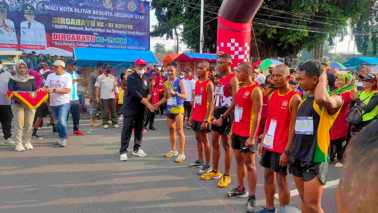 Pemkot Blitar Gelar Fun Walk dan Fun Run Peringati HUT Korpri dan PGRI