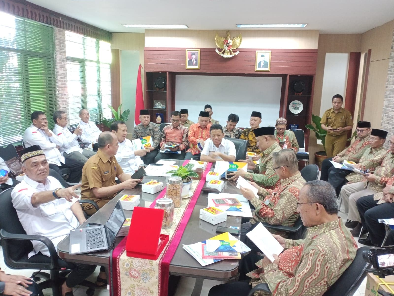 Terkenal Kerukunan Antar Umat Beragama, FKUB Surakarta Studi Banding ke Kota Bekasi