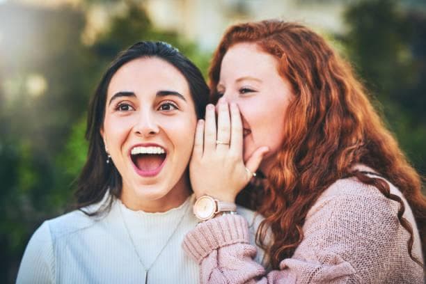 4 Zodiak yang Paling Tidak Bisa Jaga Rahasia