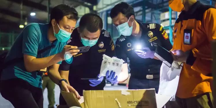 Soroti Jastip, Bea Cukai Merinci Barang Kiriman TKI