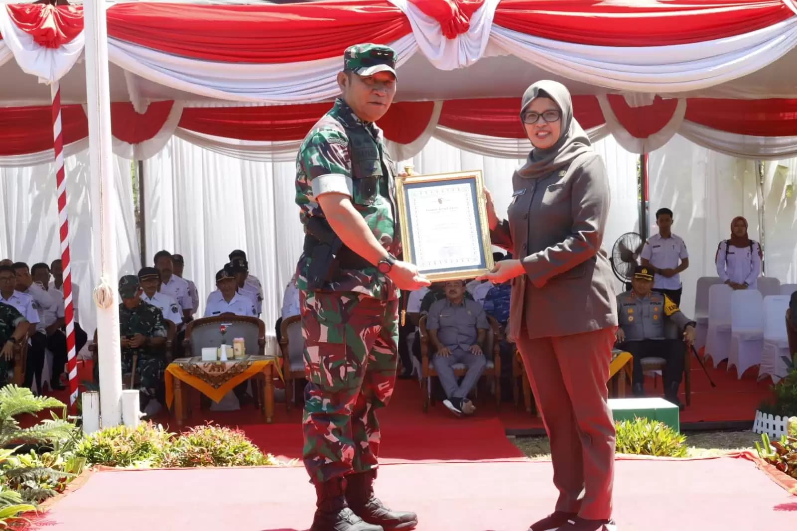 Hadiri Penutupan TMMD, Bupati Blitar Rini Syarifah Sinergi Bersama Bangun Kesejahteraan Rakyat