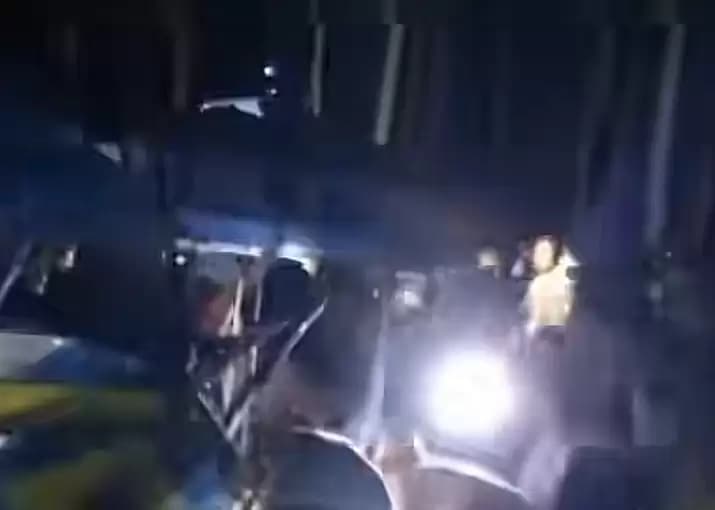 Begini Kronologi KA Probowangi Tabrak Minibus di Lumajang yang Menewaskan 11 Orang