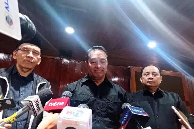 TPN Ganjar-Mahfud Kumpulkan Bukti oknum APH Copot Rontek Ganjar