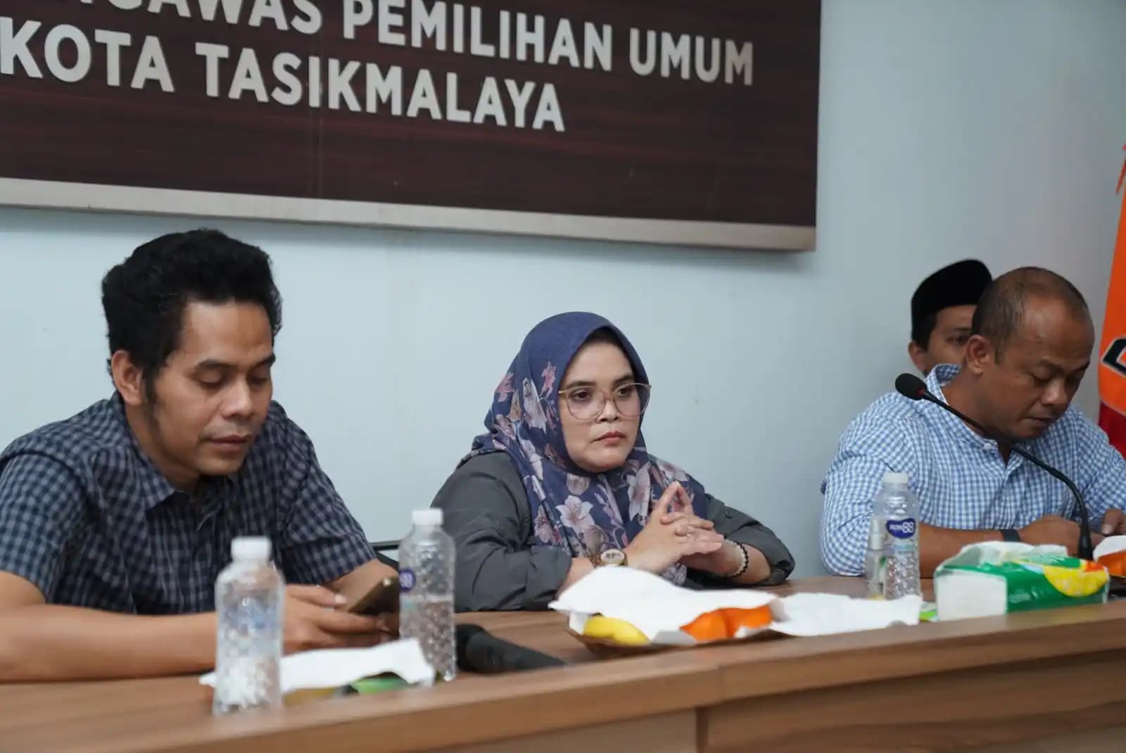 Anggota Bawaslu RI Lolly Suhenty saat cek kesiapan pengawas Pemilu di Tasikmalaya