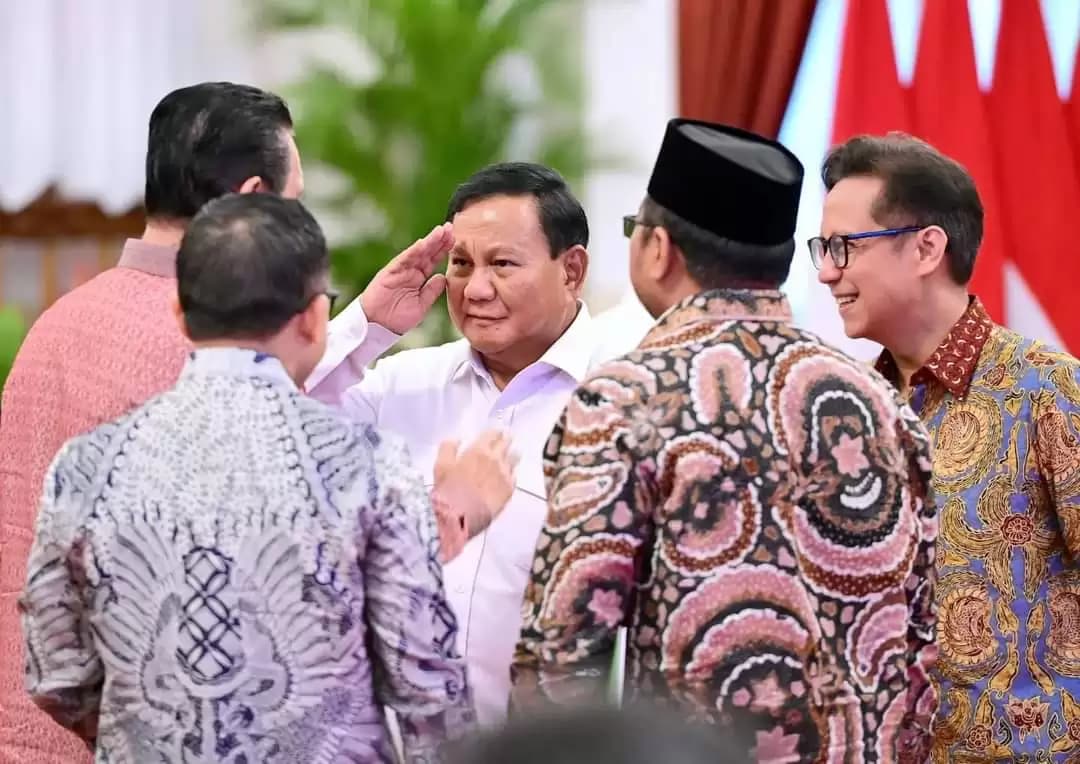 Jokowi Bantah Penganugerahan Jenderal Kehormatan untuk Prabowo Sebagai Transaksi Politik