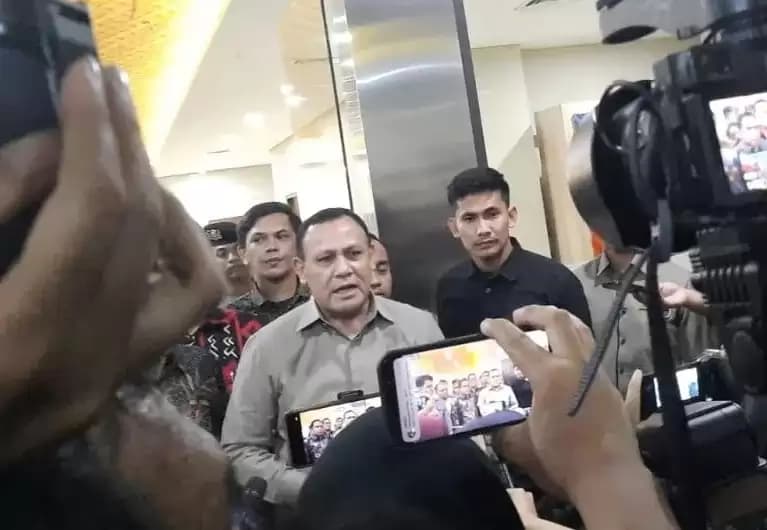 Firli Bahuri Tak Malu-malu Lagi Muncul Depan Wartawan