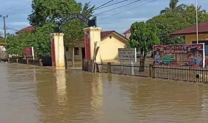 Banjir pidie meluas