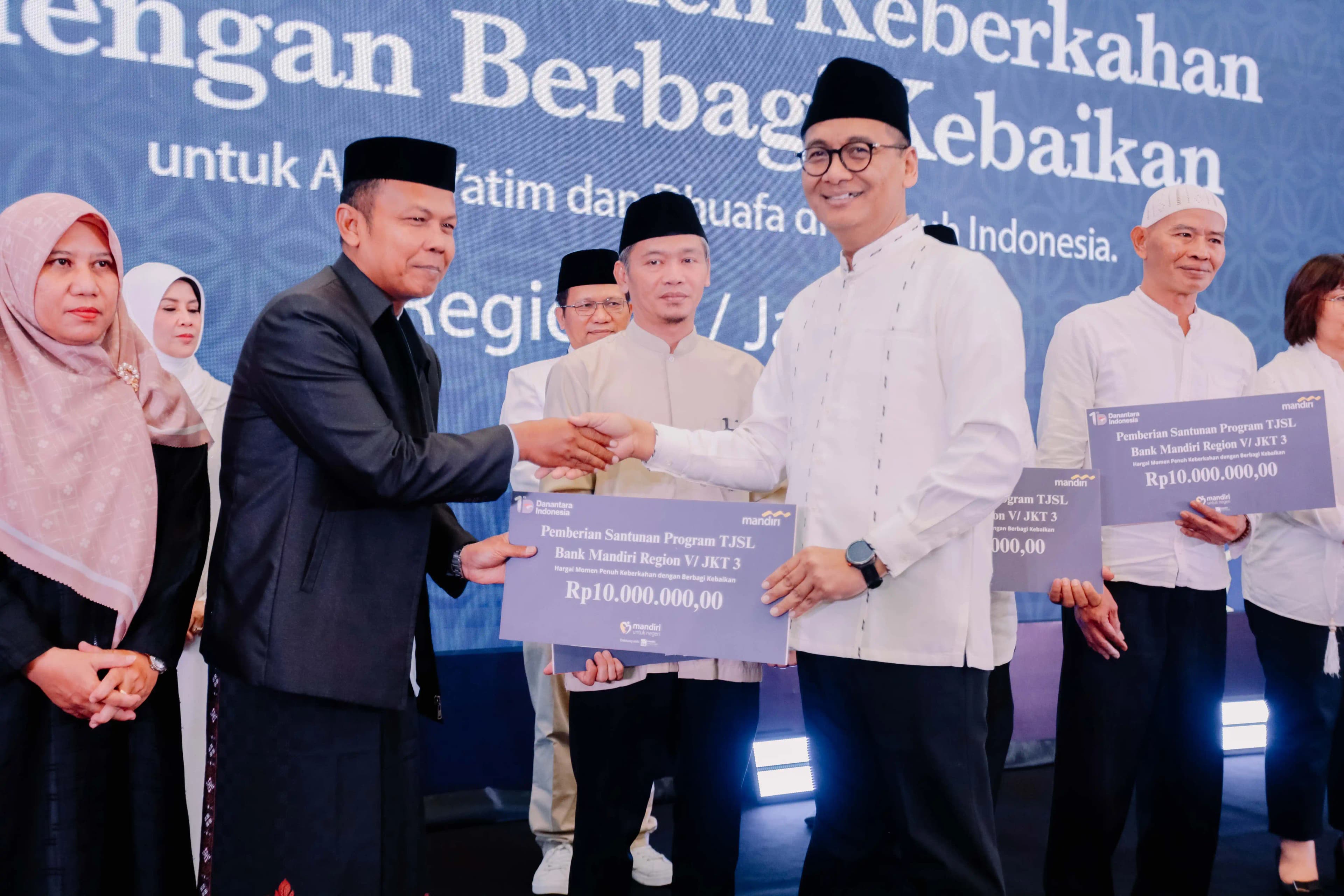 Bank Mandiri menggelar Buka Puasa Bersama dan Santunan Anak Yatim di Region V/Jakarta 3