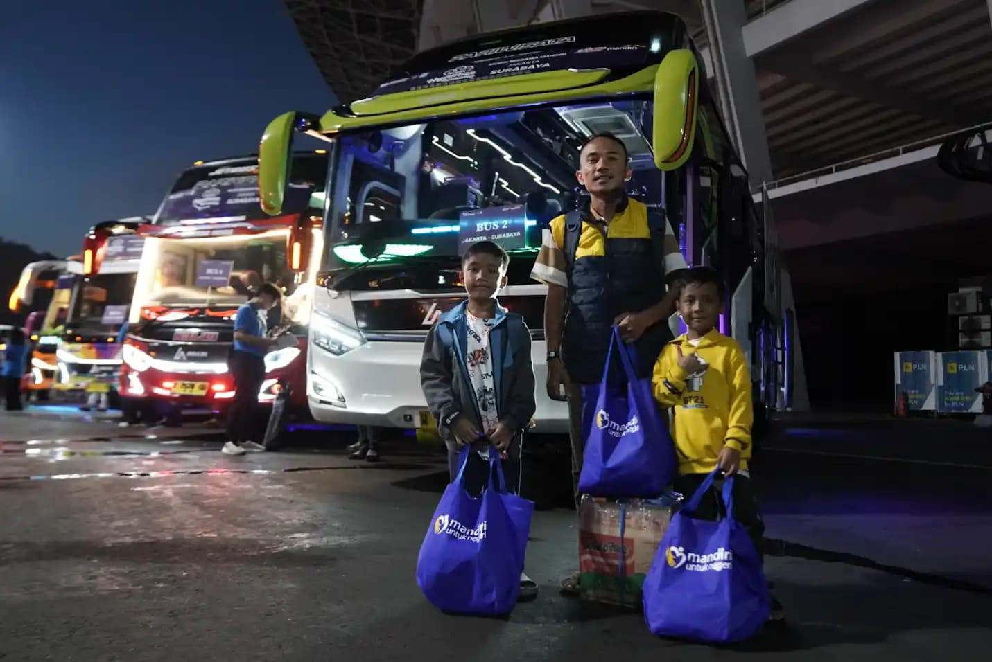 Bank Mandiri menghadirkan Program Mudik Bersama Gratis dalam rangka menyambut Hari Raya Idul Fitri