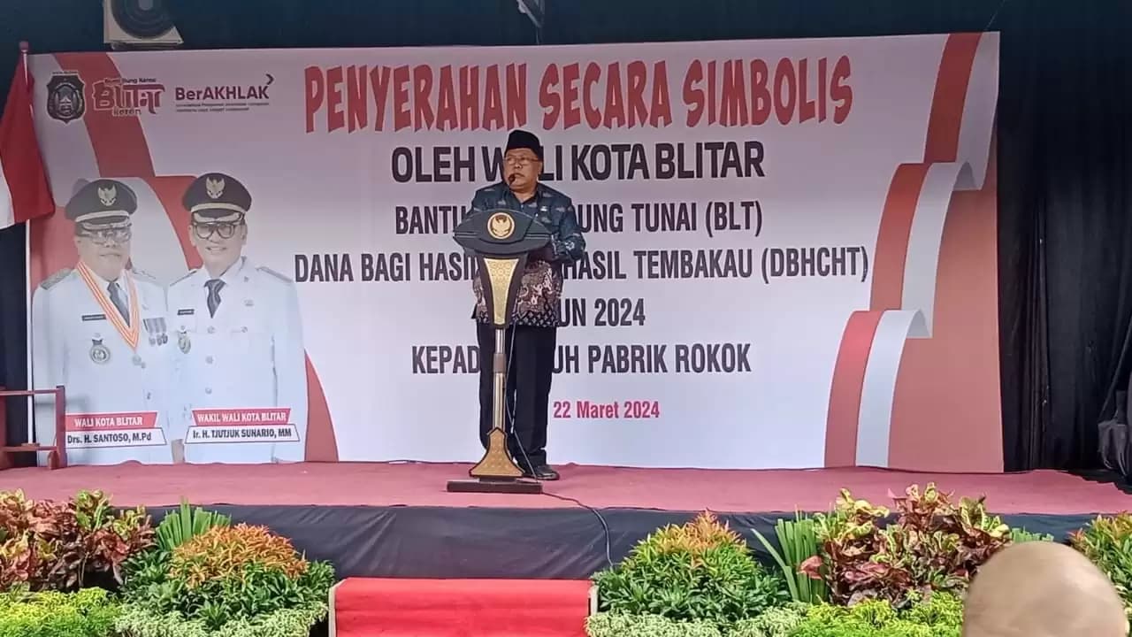 Ratusan Buruh Rokok Terima Bantuan DBHCHT dari Pemkot Blitar