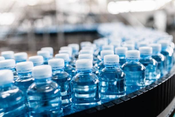 4 Alasan Jangan Pernah Menggunakan Ulang Botol Air Plastik!
