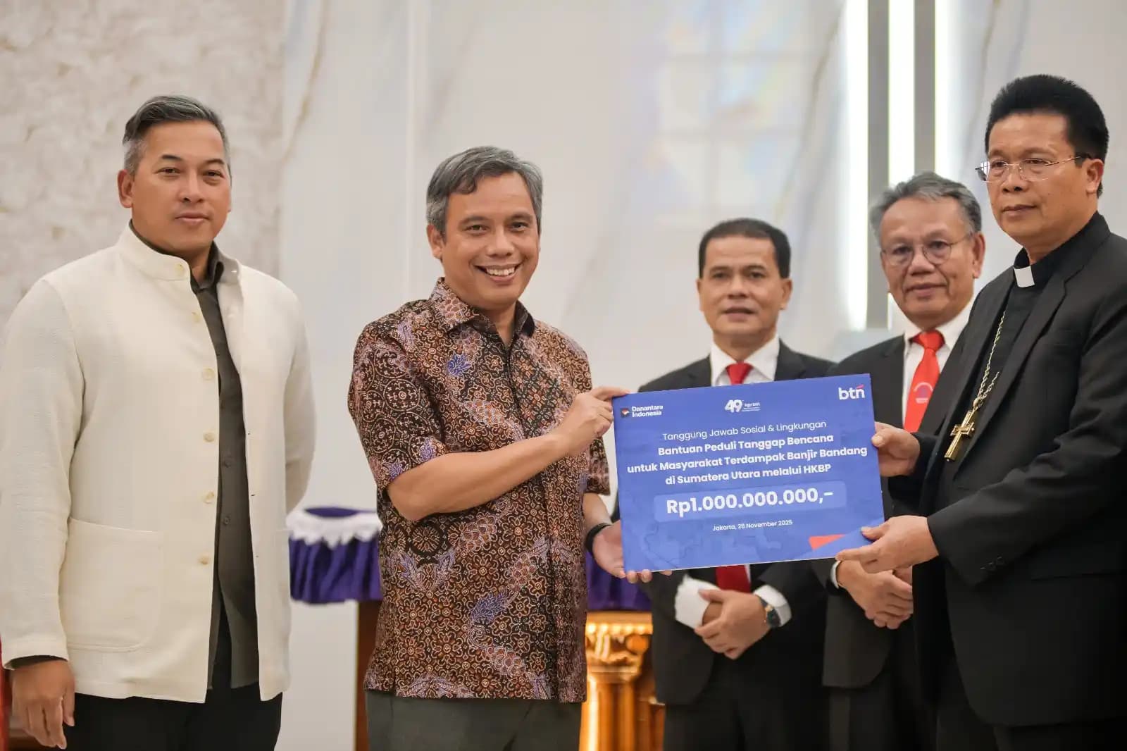 BTN Bersama HKBP Inisiasi Salurkan Bantuan Bencana Banjir Bandang ke Sumatera Utara