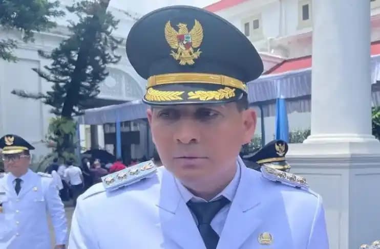 Bupati Indramayu Lucky Hakim