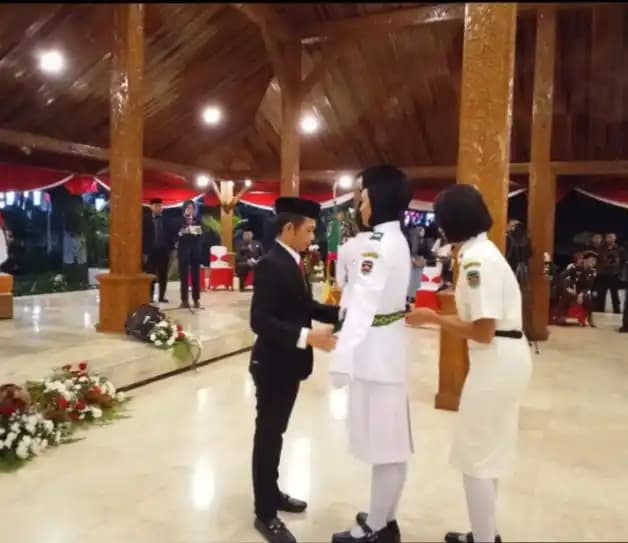 Bupati Purwakarta Saepul Bahri Binzein Kukuhkan Anggoro Paskibra Purwakarta
