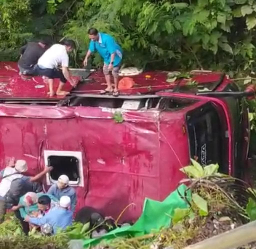 Bus Masuk Jurang di Guci Tegal, Polisi Amankan Sopir