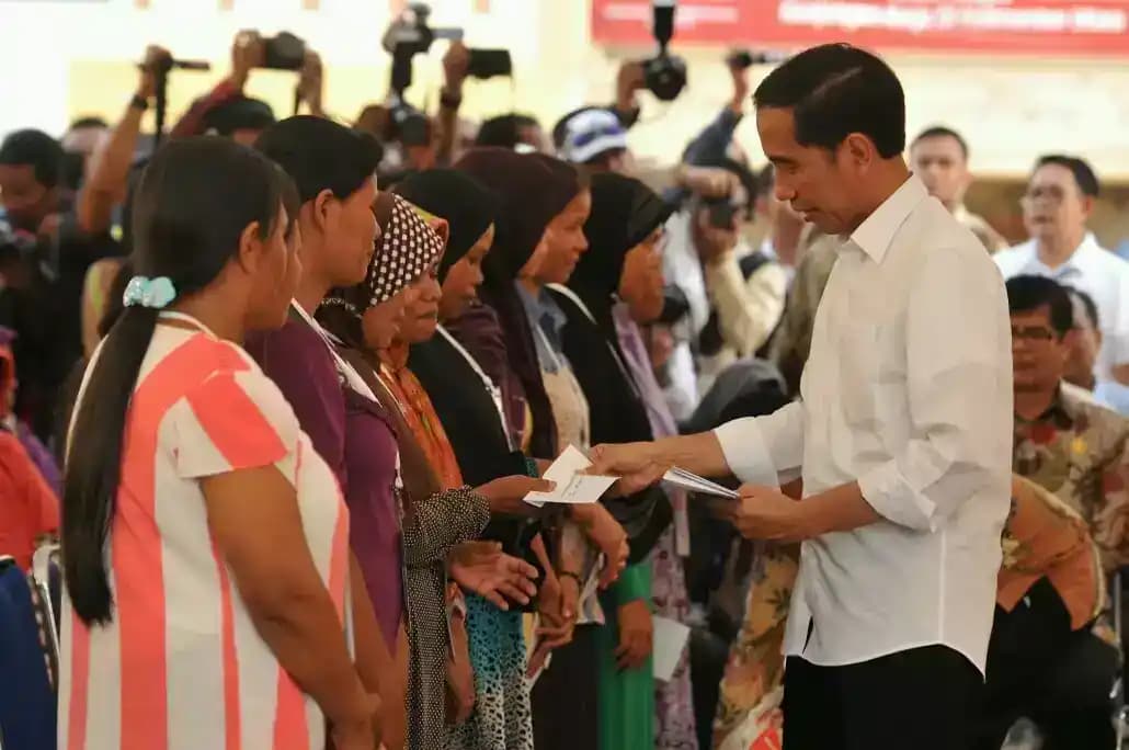 Dari Dana Bansos Rp 500 T hanya Separuh Tepat Sasaran, Entah Siapa yang Salah