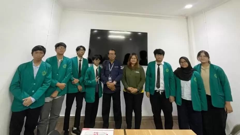 PKL 2024 SMK Multimedia Sumbangsih Jakarta: Melatih Siswa Bekerja Mandiri dan Kreatif