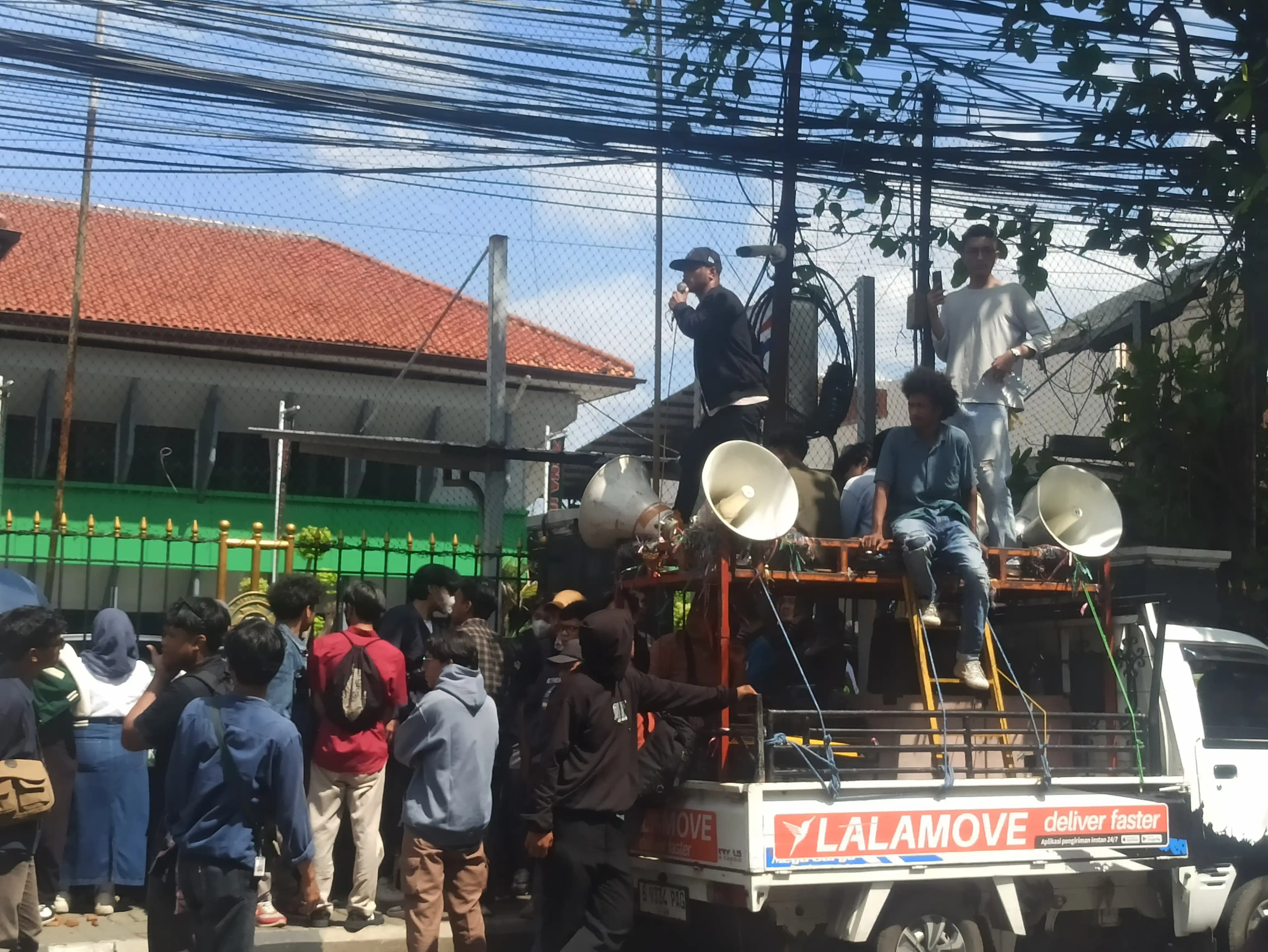 Demo didepan PN Jaksel