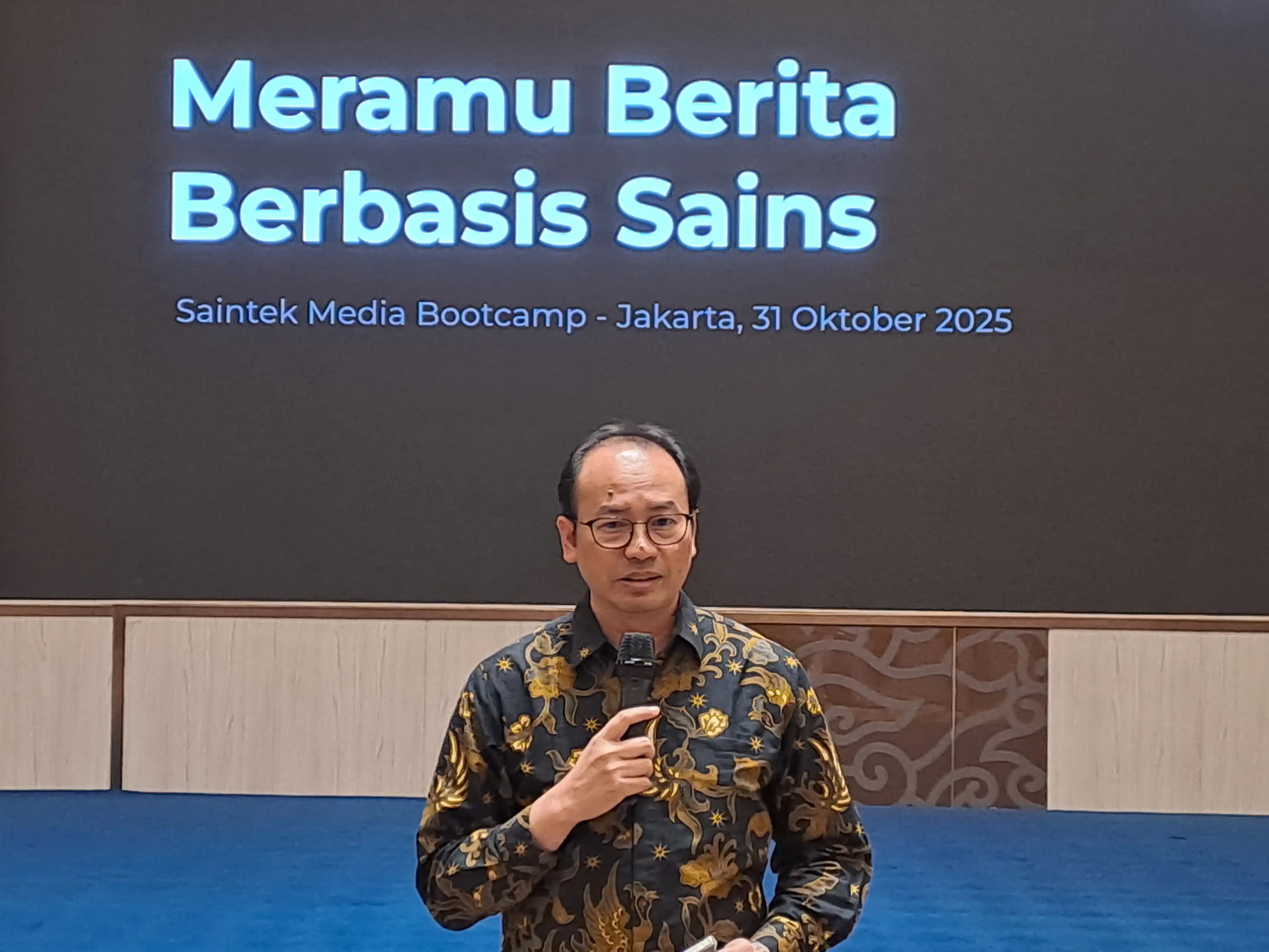 Direktur Diseminasi dan Pemanfaatan Sains dan Teknologi, Prof. Dr. Eng. Yudi Darma, M.Si., beberkan soal Citizen Sains. (Foto. Rizal Siregar)