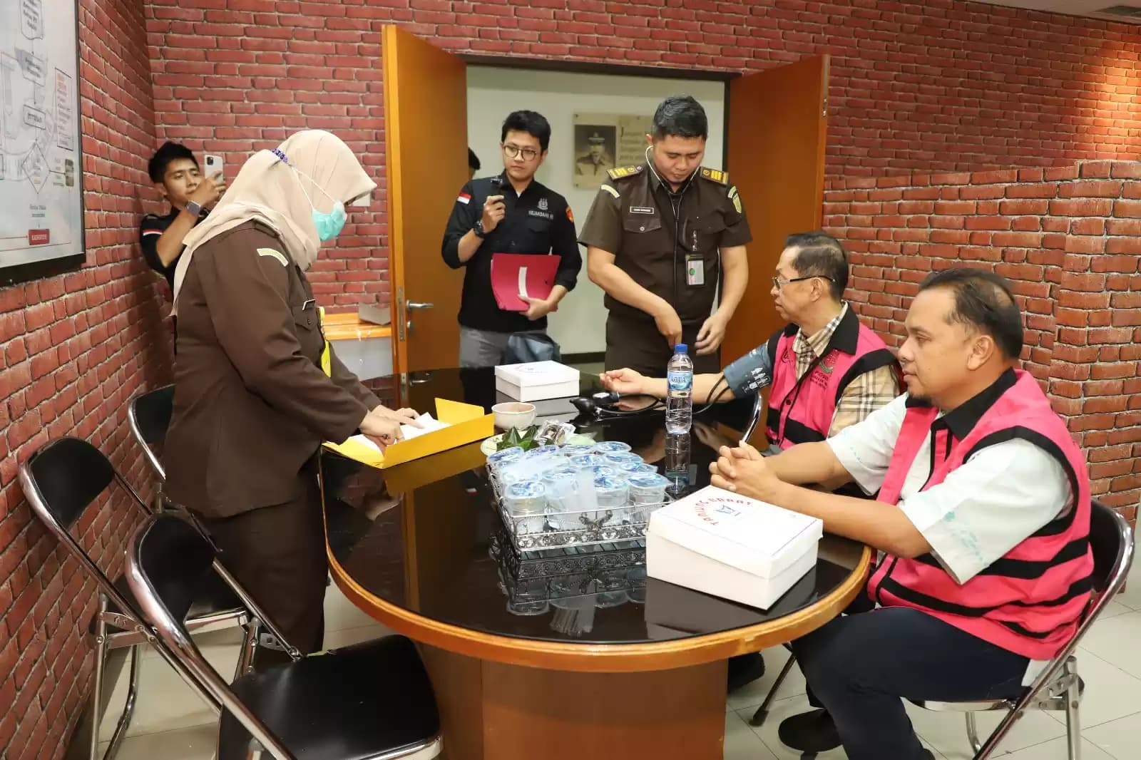 Dua Tersangka Korupsi Timah Diserahkan ke JPU Kejari Jaktim, Beneficiary Owner CV VIP dan Manager Operasional Tambang CV VIP