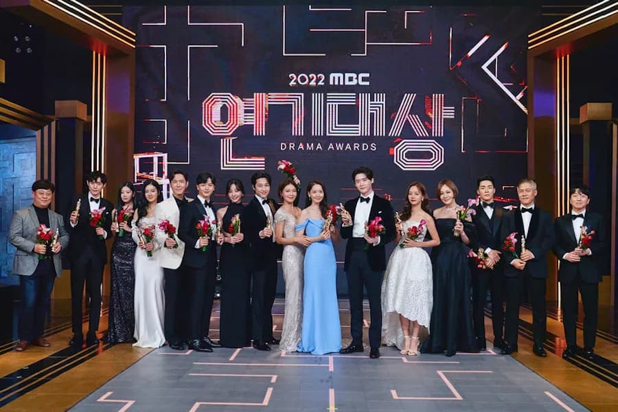 Daftar Lengkap Pemenang MBC Drama Awards 2022: Lee Jong Suk Sabet Daesang