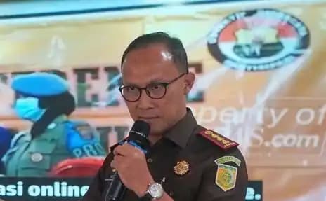 Eks Kajari Jakbar Hendri Antoro
