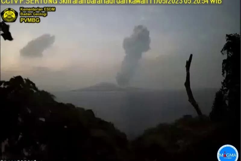 Gunung Anak Krakatau Erupsi Pagi Ini, Semburkan Abu Vulkanik Setinggi 3 Km
