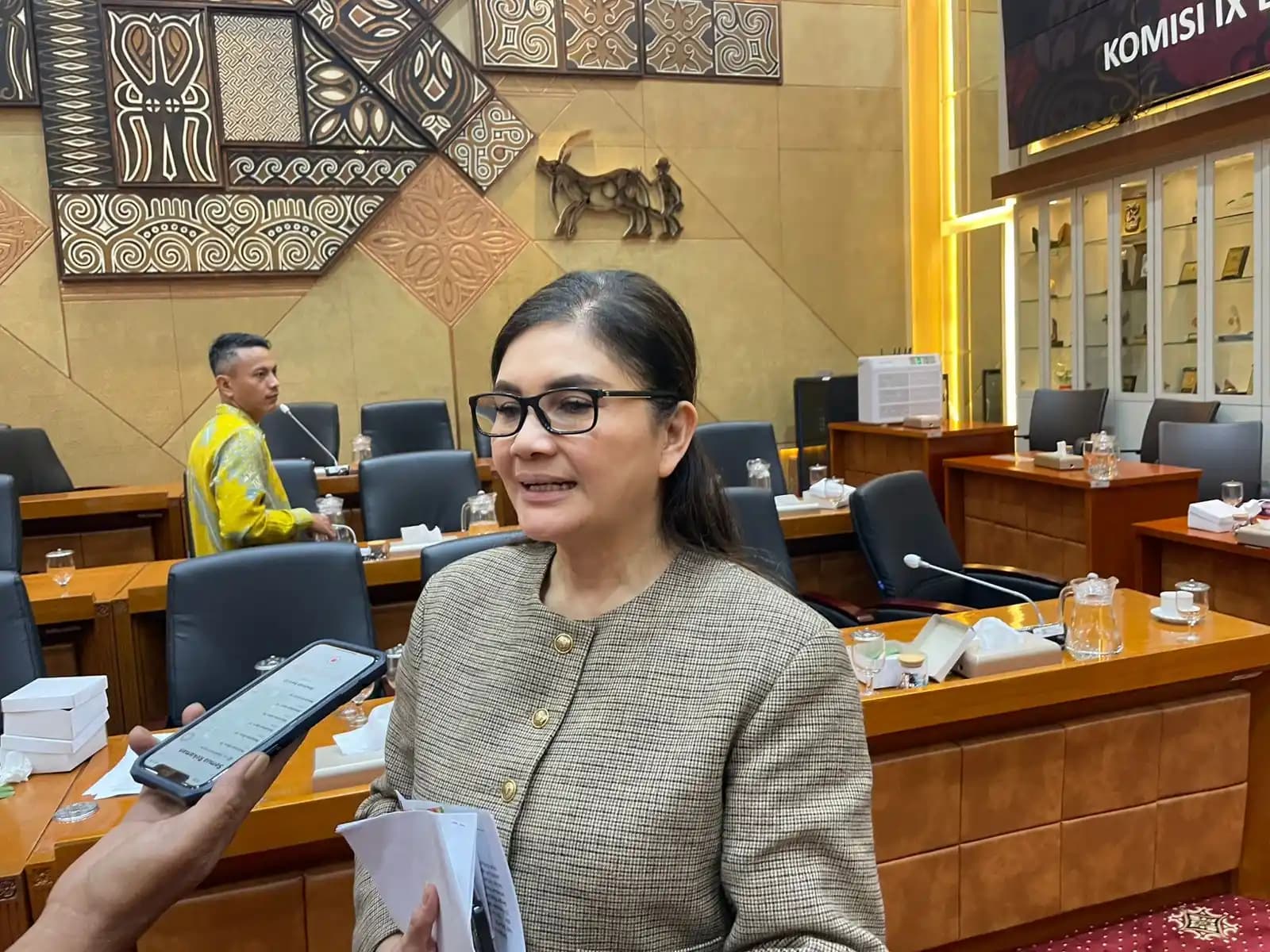 Felly Estelita Runtuwene